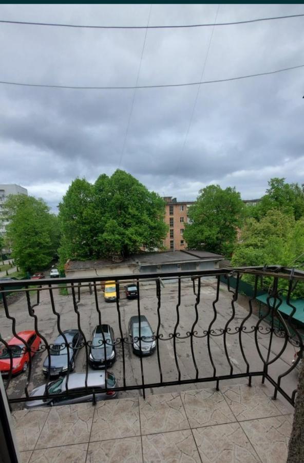 Затишні Апартаменти В Центрі Rivne Exterior foto