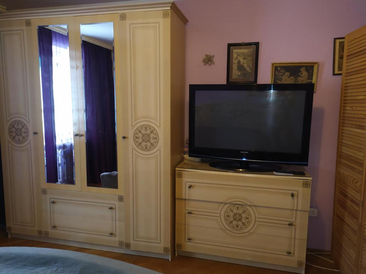 Затишні Апартаменти В Центрі Rivne Exterior foto